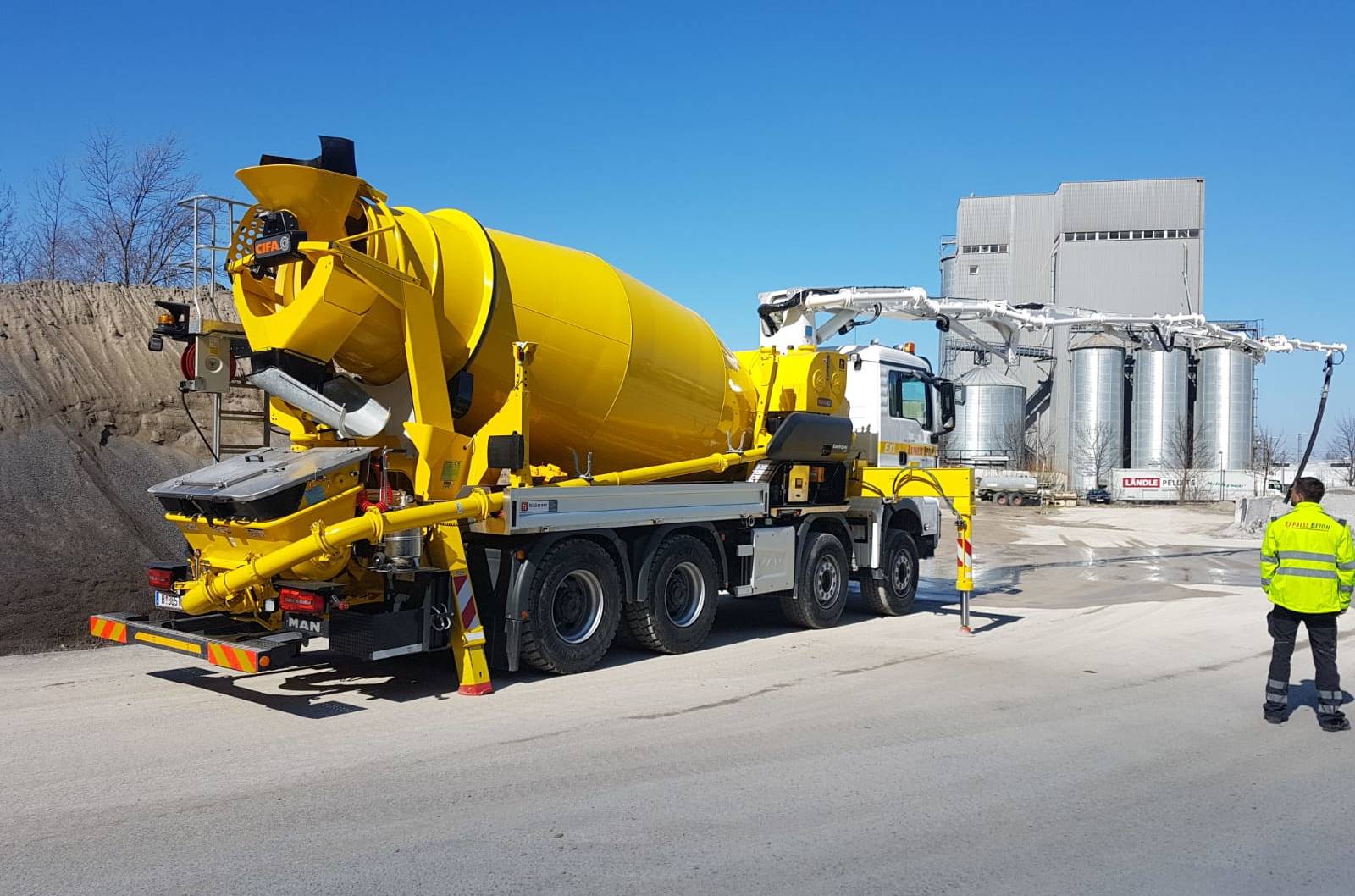 Fahrmischerpumpe 28 m 3